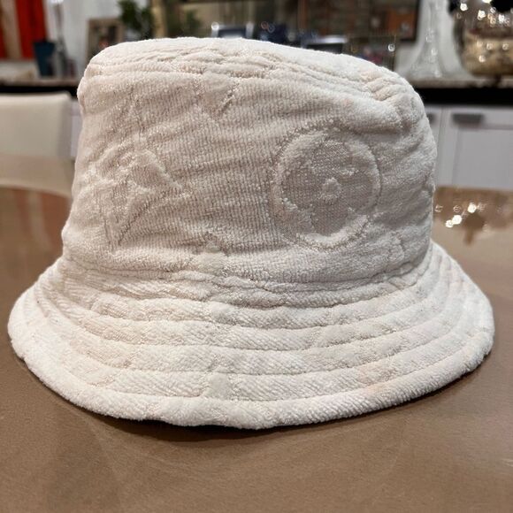 Louis Vuitton Cream Bucket Hat - Picture 2 of 7